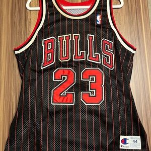 NBA Bulls Vintage Jersey #23 Jordan size 44.